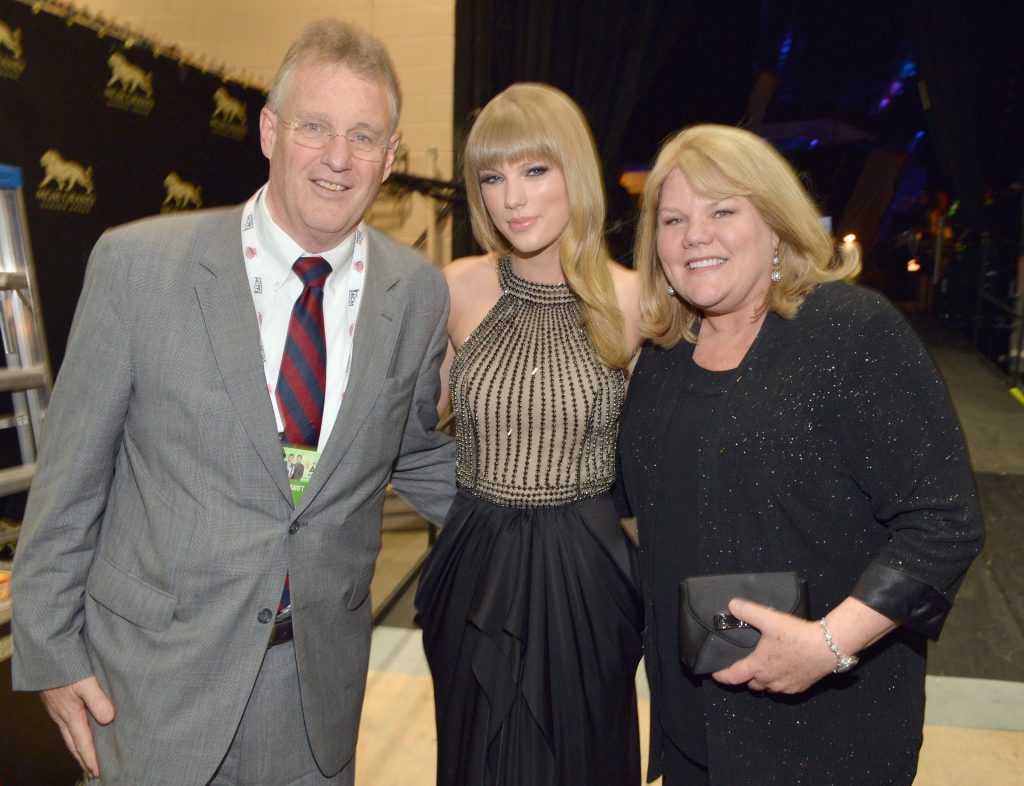 Taylor Swift Parents Remarried: A Heartwarming Family Reunion